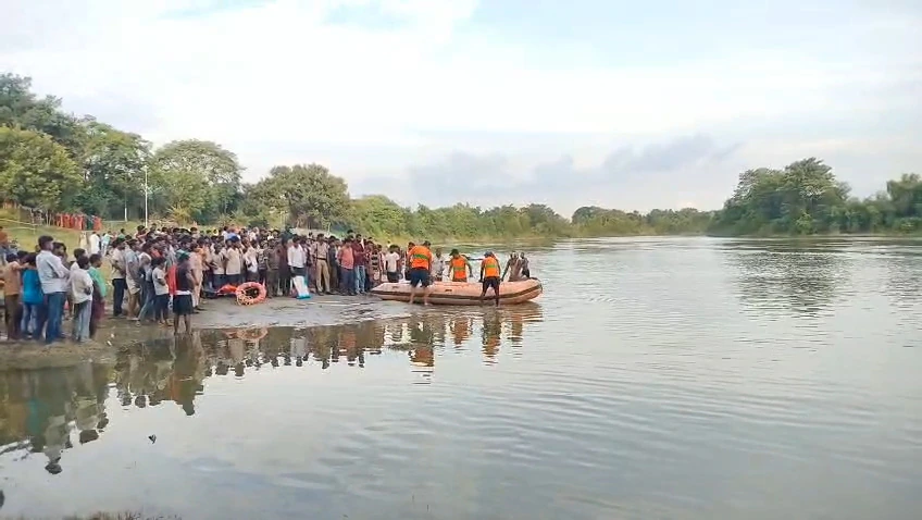गंडक नदी में नहाने गए 5 दोस्त, एक-एक कर 3 गहरे पानी में समाए; SDRF तलाश में जुटी