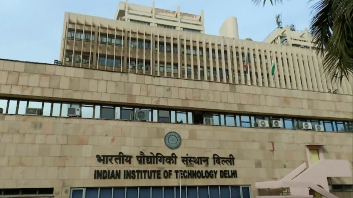 IIT दिल्ली में M.Sc. फिजिक्स के 31 वर्षीय छात्र की मौत, छठी मंजिल से गिरने की घटना; जांच जारी
