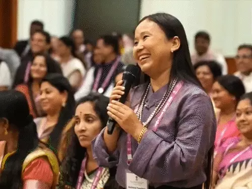 पीएम मोदी ने पूछा- पब्लिक से कैसे बात करें? महिला टीचर बोलीं- कॉन्फिडेंस चाहिए; राष्ट्रीय पुरस्कार विजेता शिक्षकों से खास मुलाकात