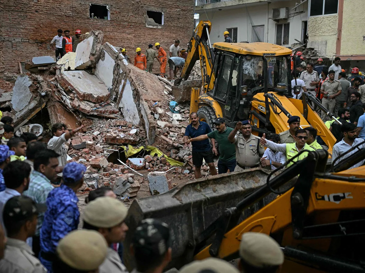 MCD के डिप्टी कमिश्नर समेत 5 अफसर सस्पेंड, सत्य निकेतन हादसे के बाद सरकार का पहला बड़ा एक्शन