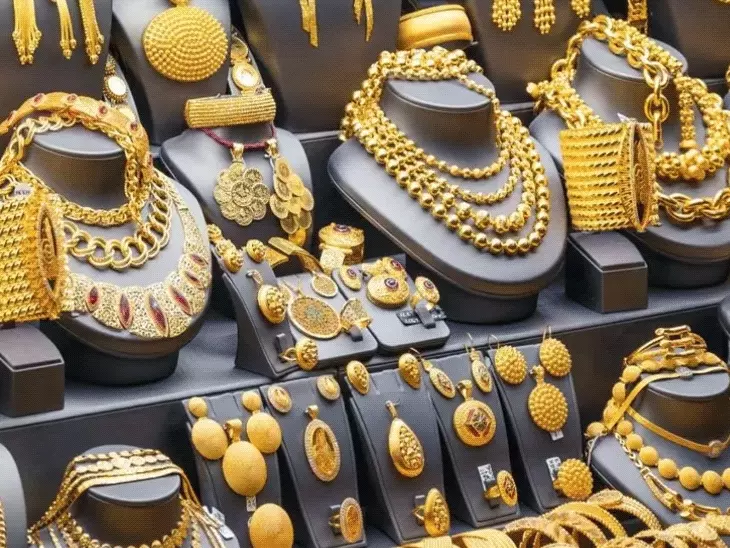 चांदी ₹6,474 महंगी, एक किलो के दाम ₹2.36 लाख पहुंचे: सोने के दाम आज ₹1,809 बढ़े, 10 ग्राम ₹1.54 लाख का हुआ