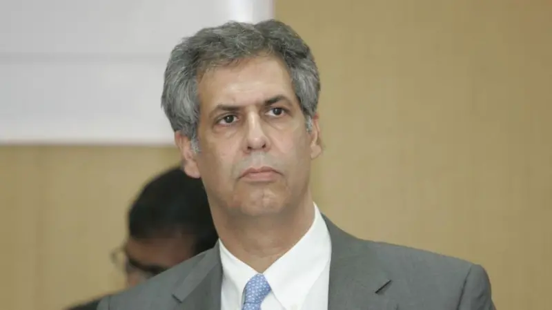 टाटा का विशाल कारोबार क्या परिवार के हाथ से निकल जाएगा? जानिए क्या है Tata Sons और Tata Trusts के बीच विवाद